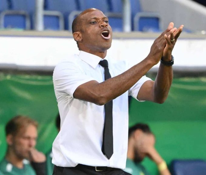 Sunday-Oliseh-shouting-instructions-coaching